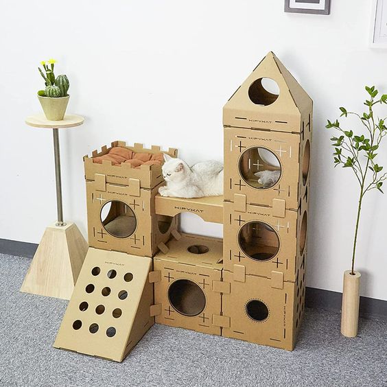Création de Joie : Le Guide de l'Arbre à Chat en Carton DIY